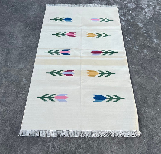 Modern Handmade Cotton Tree/ Leaf Rug