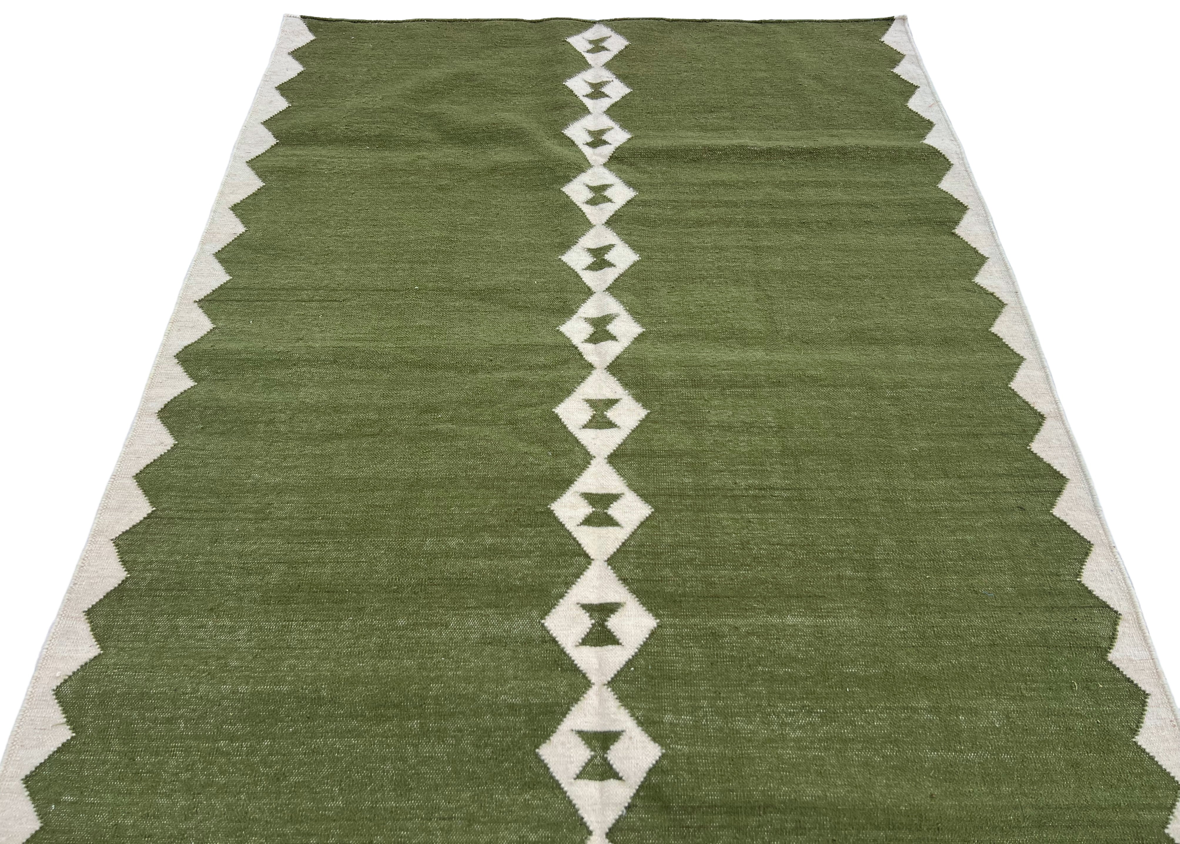 Modern Handmade Woolen Olive Green And White Diamond Rug-6845