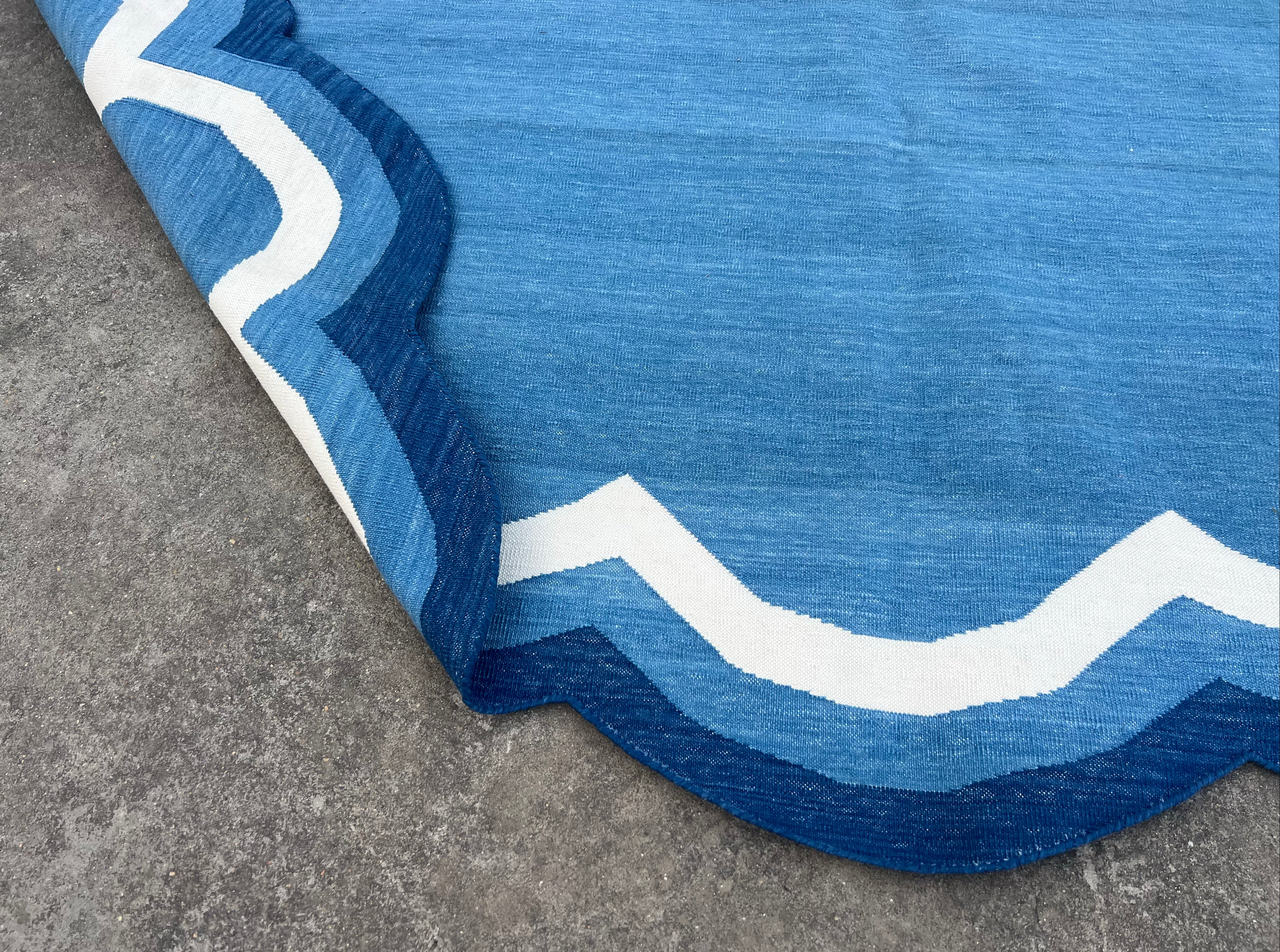 Custom Cotton Blue And White Round Scalloped Rug for Camilla in Size 8' Round