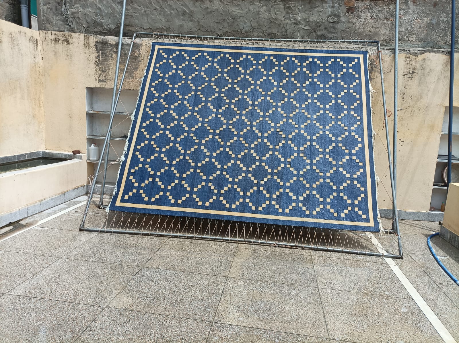 Modern Handmade Cotton Indigo Blue And Cream Diamond Rug-6738