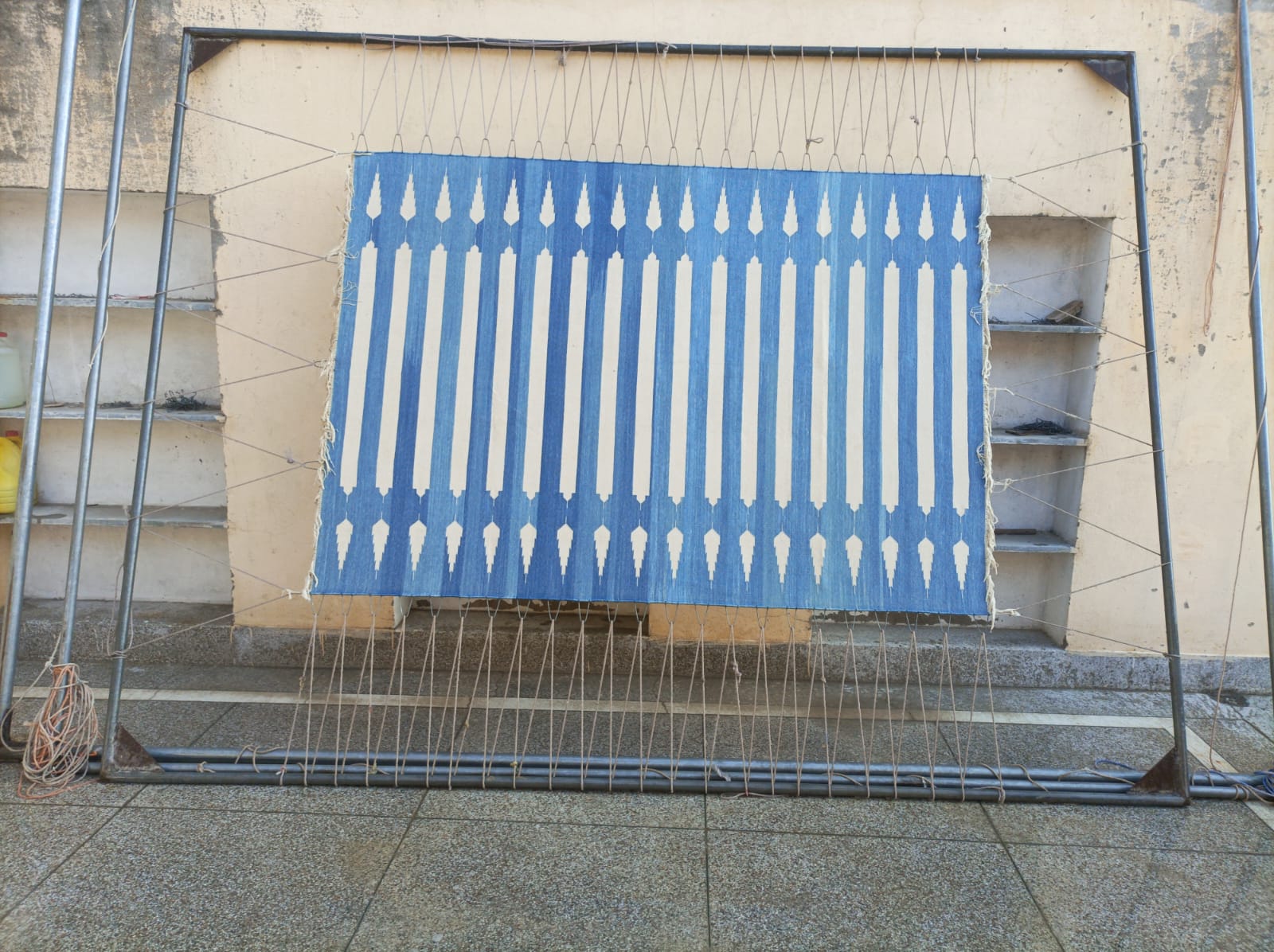 Modern Handmade Cotton Sky Blue And White Arrow Striped Rug-6746