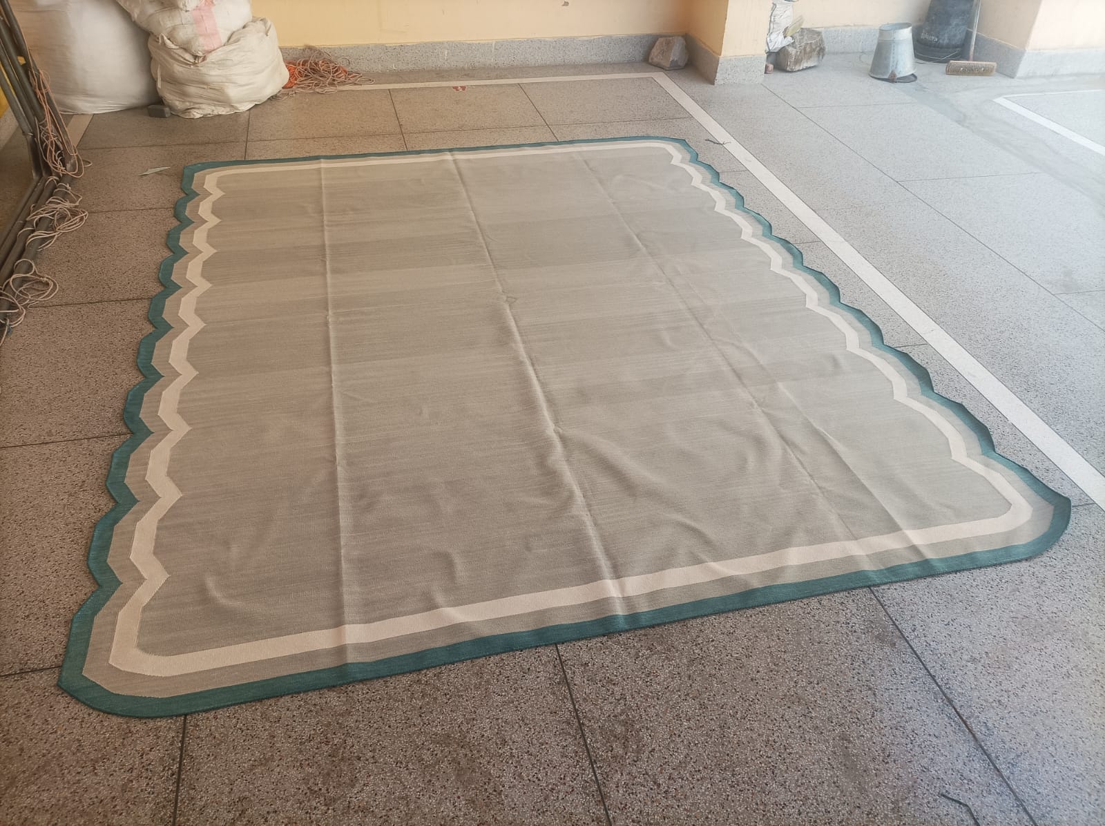 Modern Handmade Cotton Gray, Cream and Teal Blue Scalloped Rug-9661