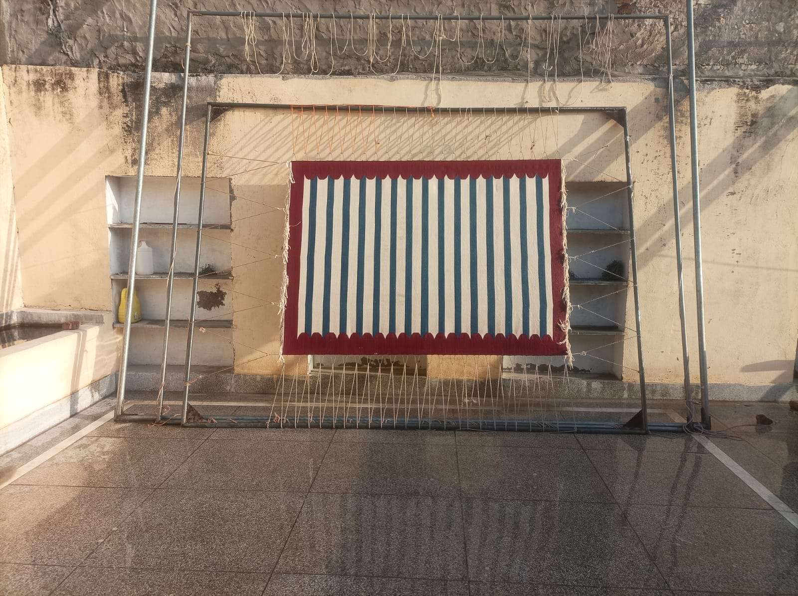 Modern Handmade Cotton Blue, White And Red Scalloped Striped Area Rug-6769