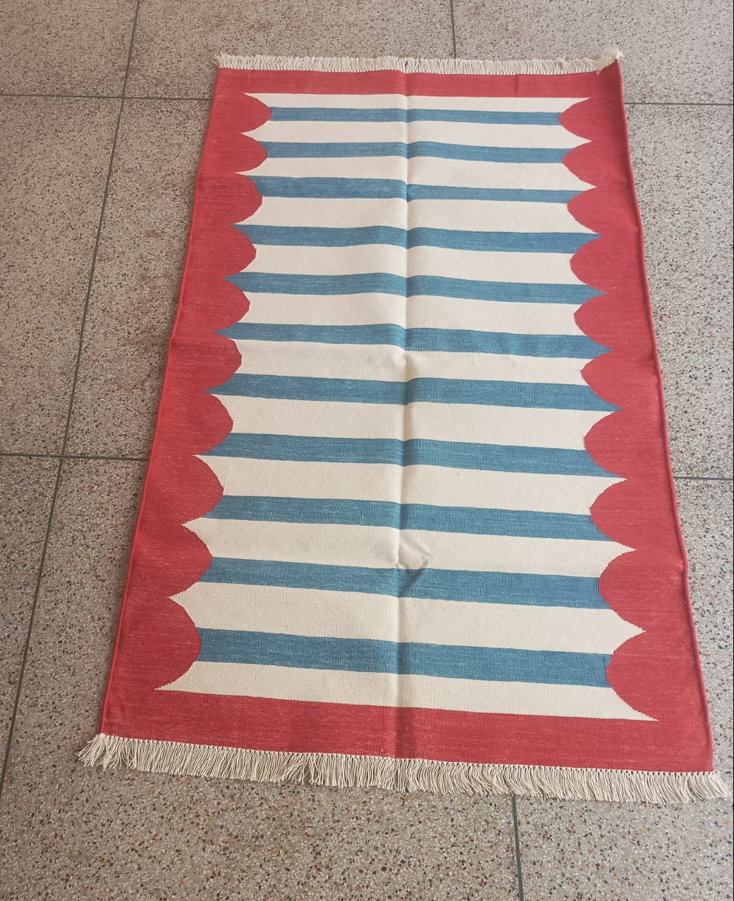 Modern Handmade Cotton Blue, White And Red Scalloped Striped Area Rug-6795