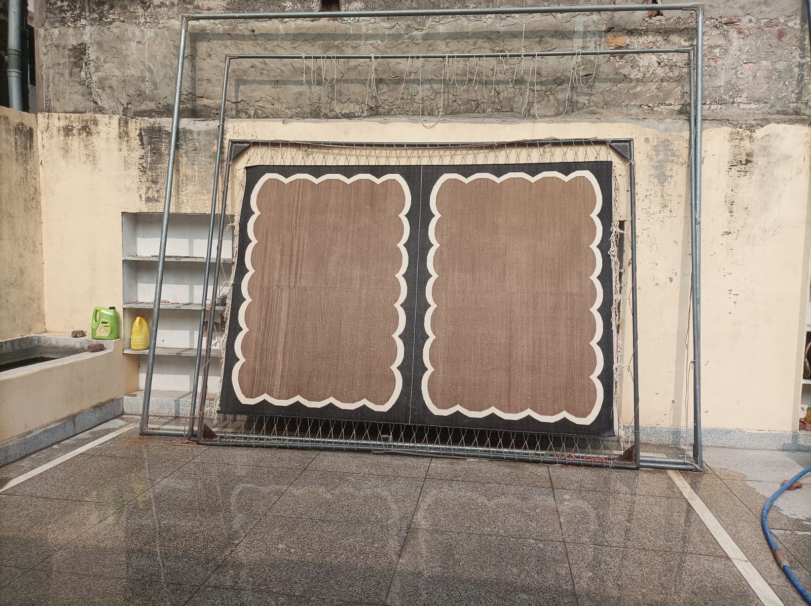 Modern Handmade Cotton Beige, Cream and Coffee Brown Scalloped Rug-6796