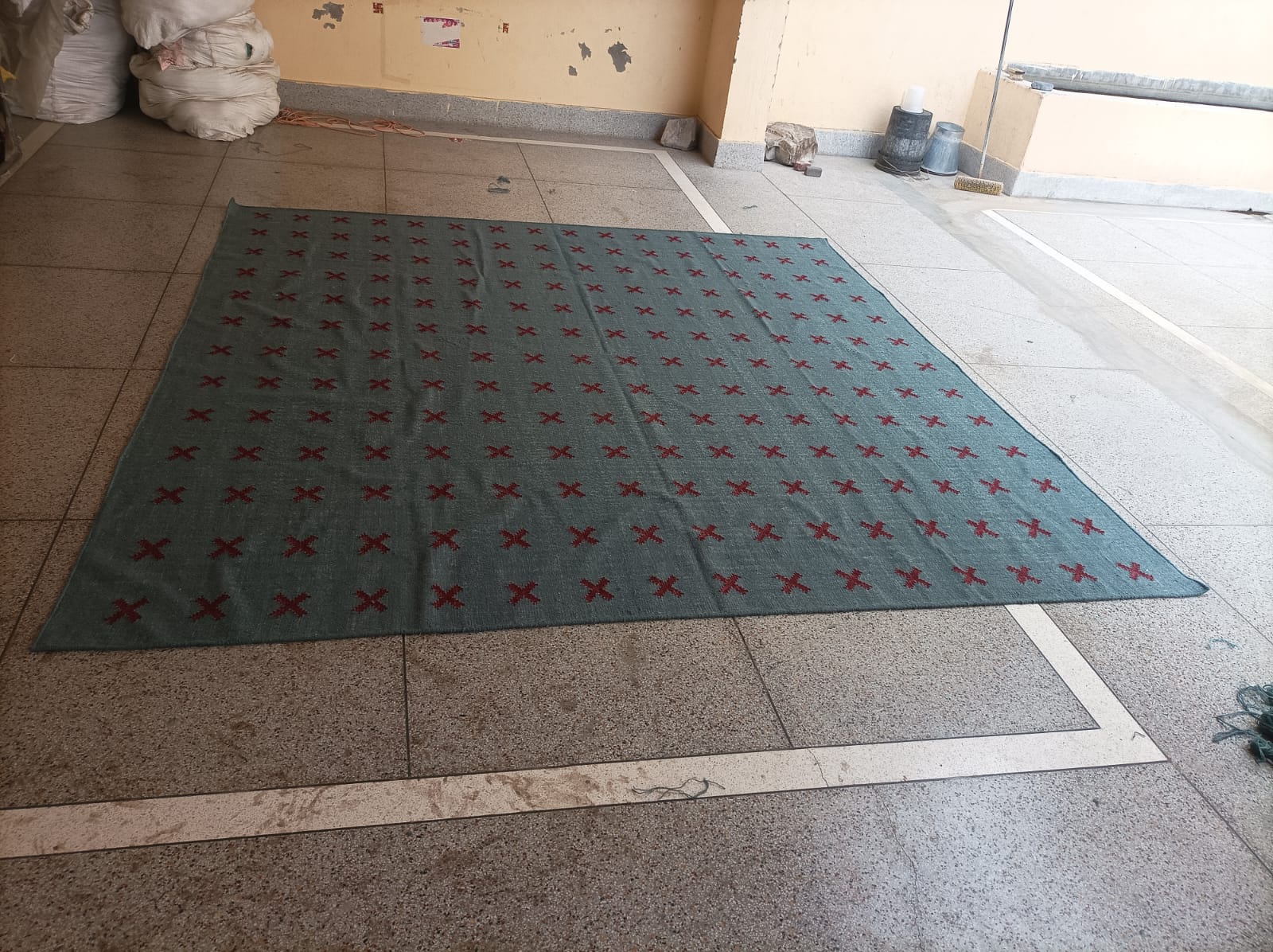 Modern Handmade Woolen Turquoise Blue And Burgundy Cross Pattern Rug-6804