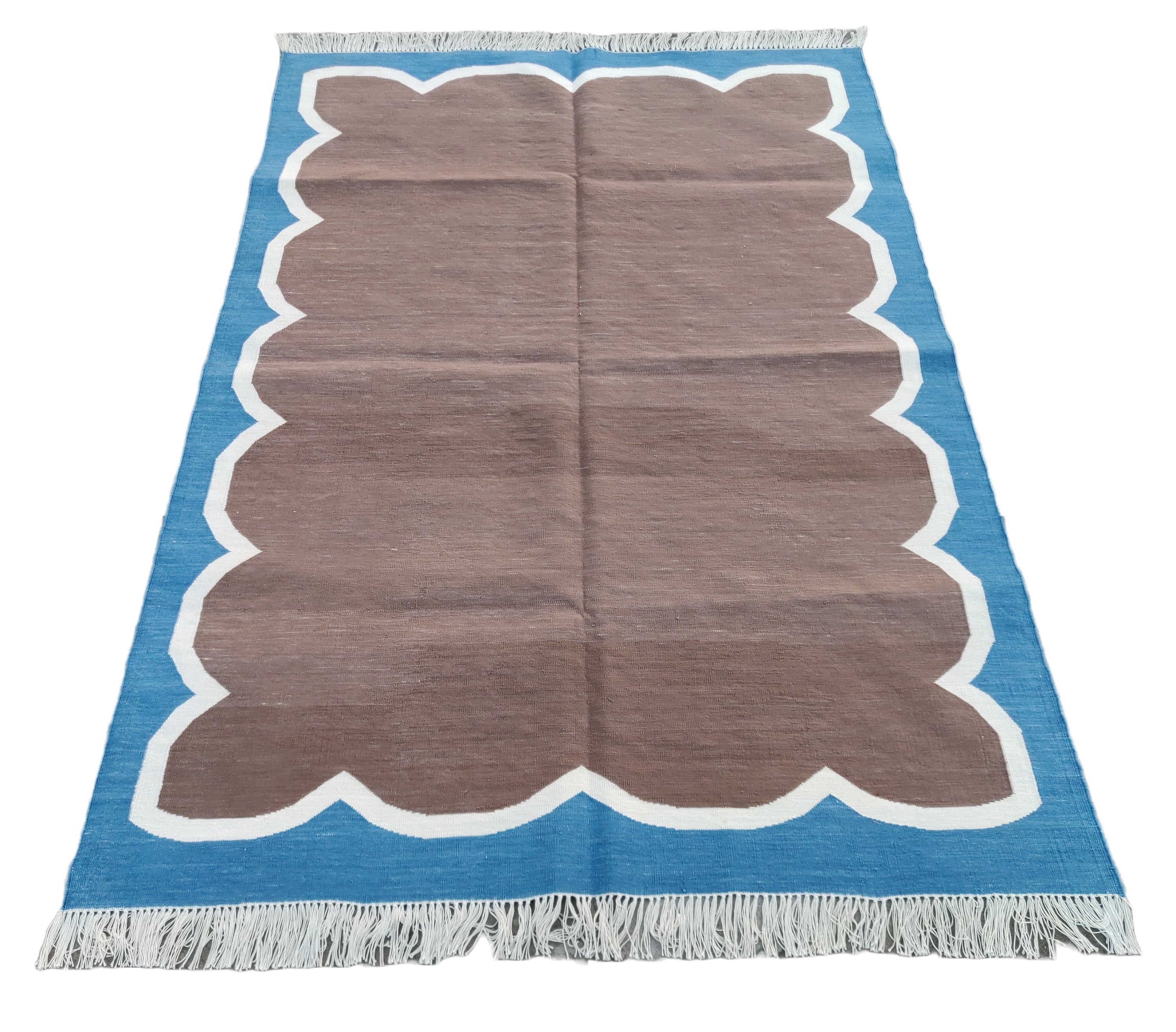 Modern Handmade Cotton Scalloped Rug