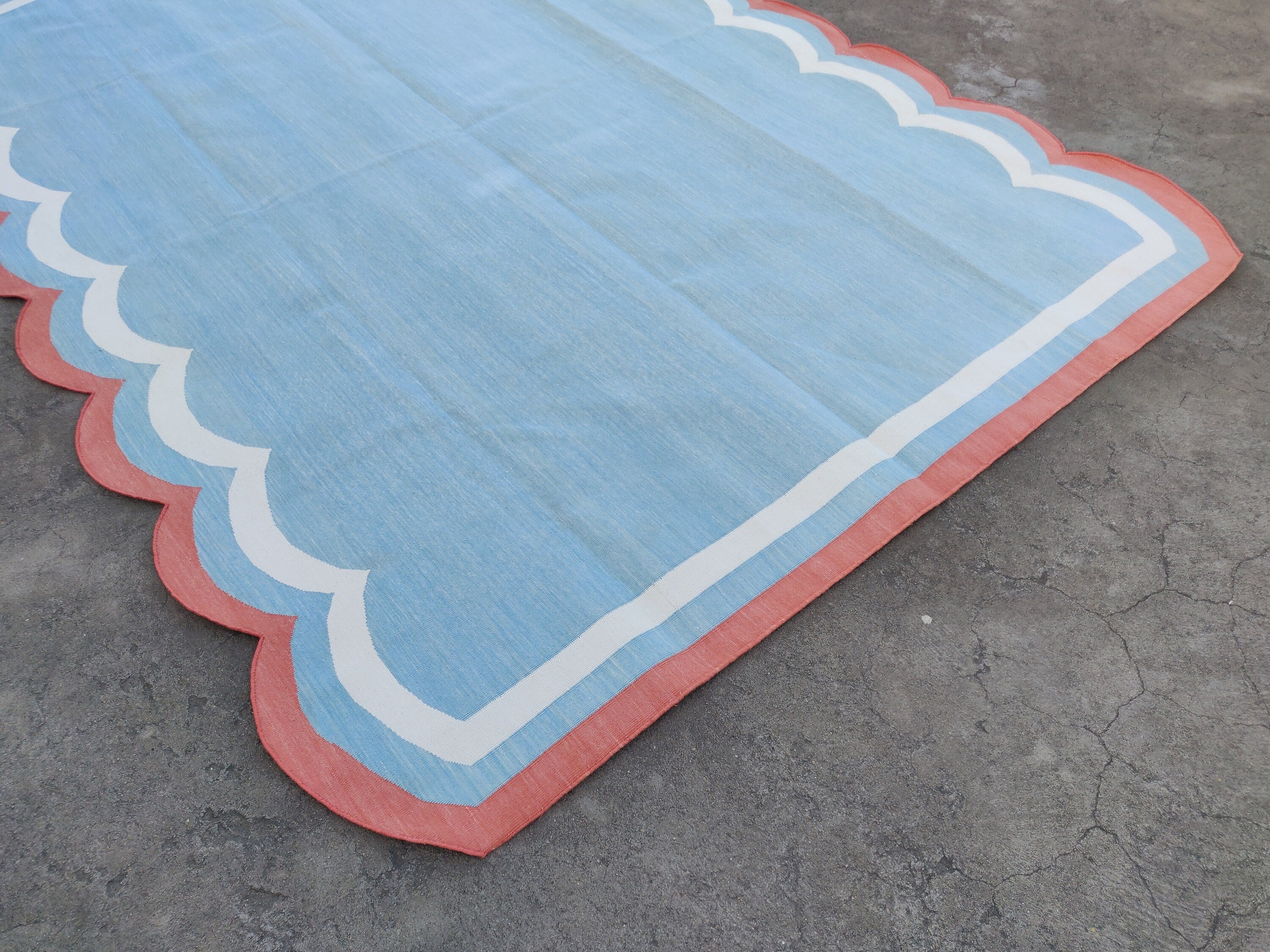 Modern Handmade Cotton Scalloped Rug