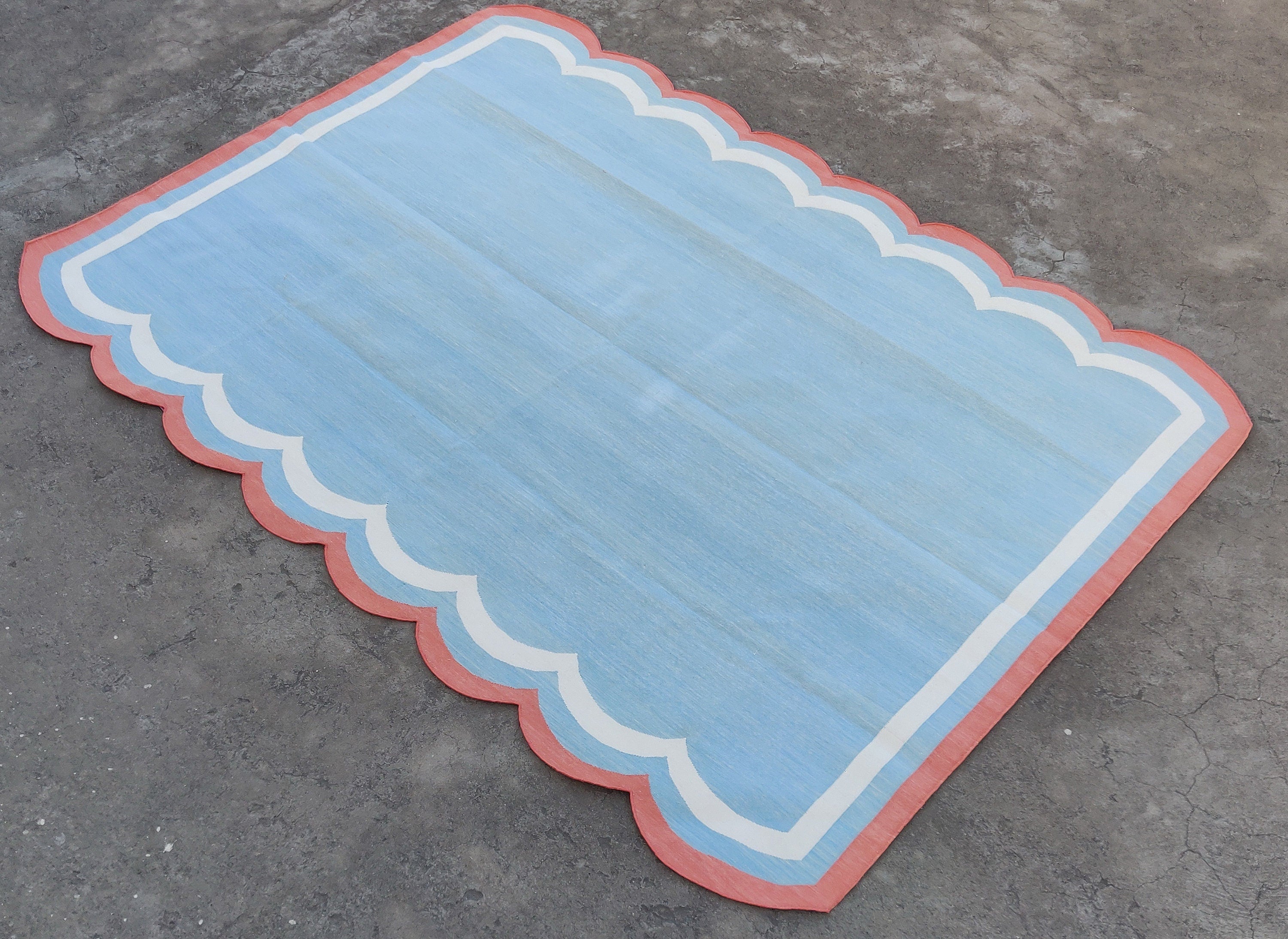 Modern Handmade Cotton Scalloped Rug