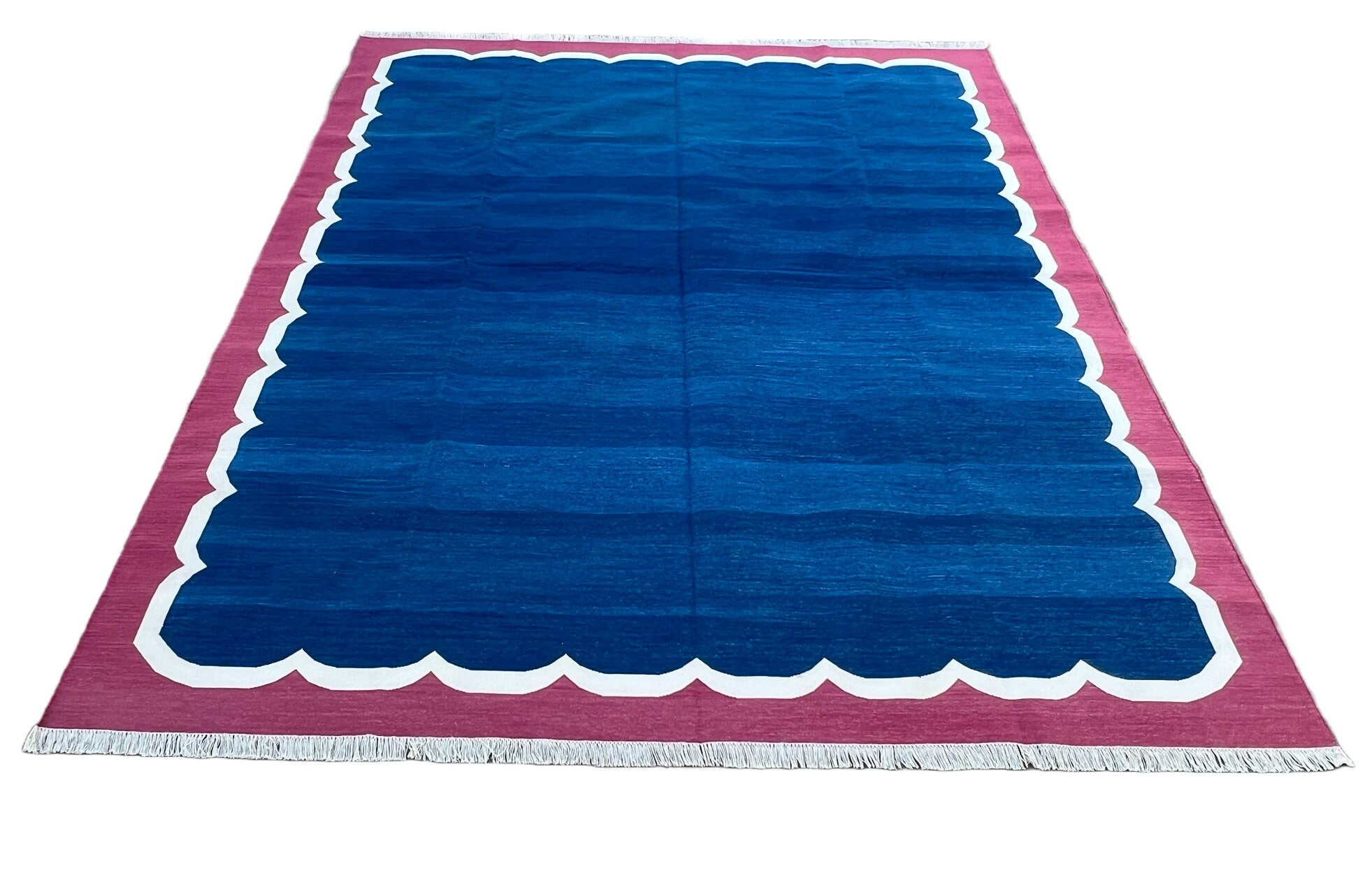 Modern Handmade Cotton Scalloped Rug