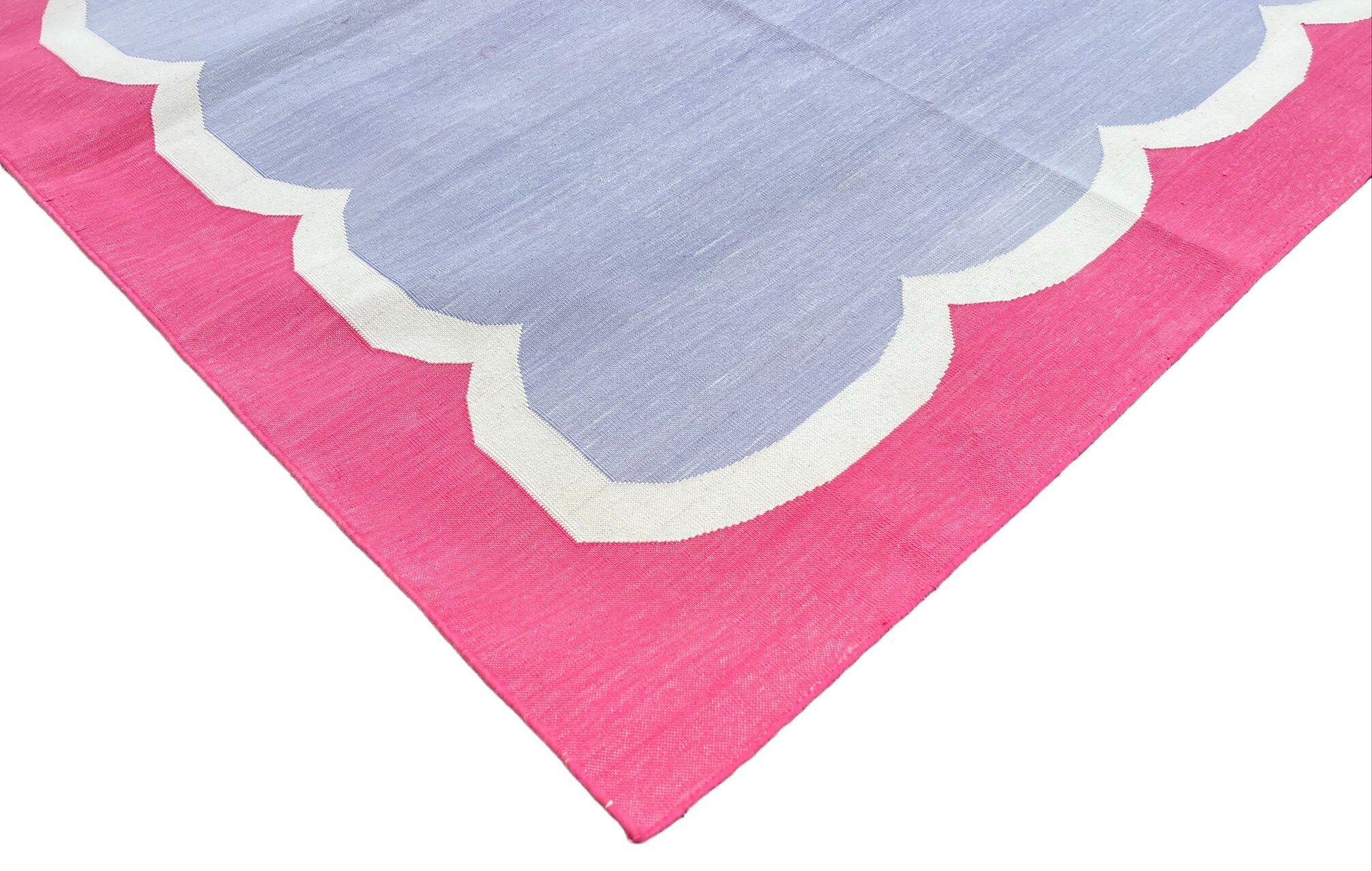 Modern Handmade Cotton Scalloped Rug