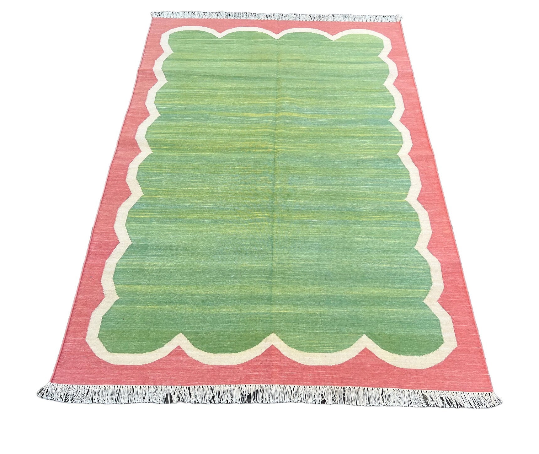 Modern Handmade Cotton Scalloped Rug