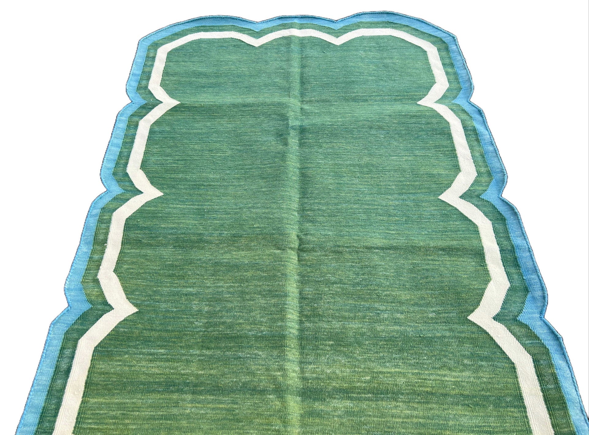 Modern Handmade Cotton Scalloped Rug