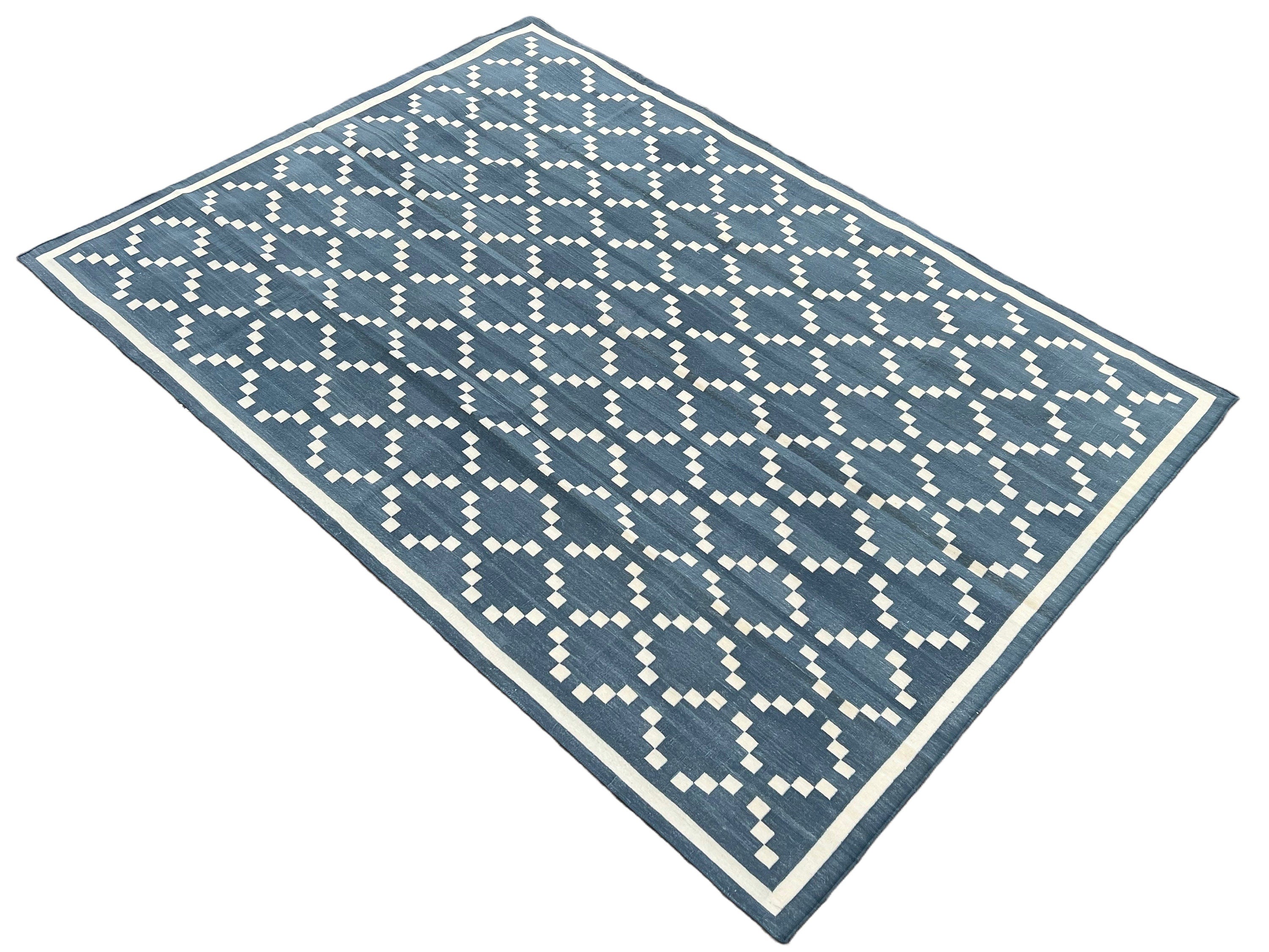 Modern Handmade Cotton Diamond/ Leaf Rug