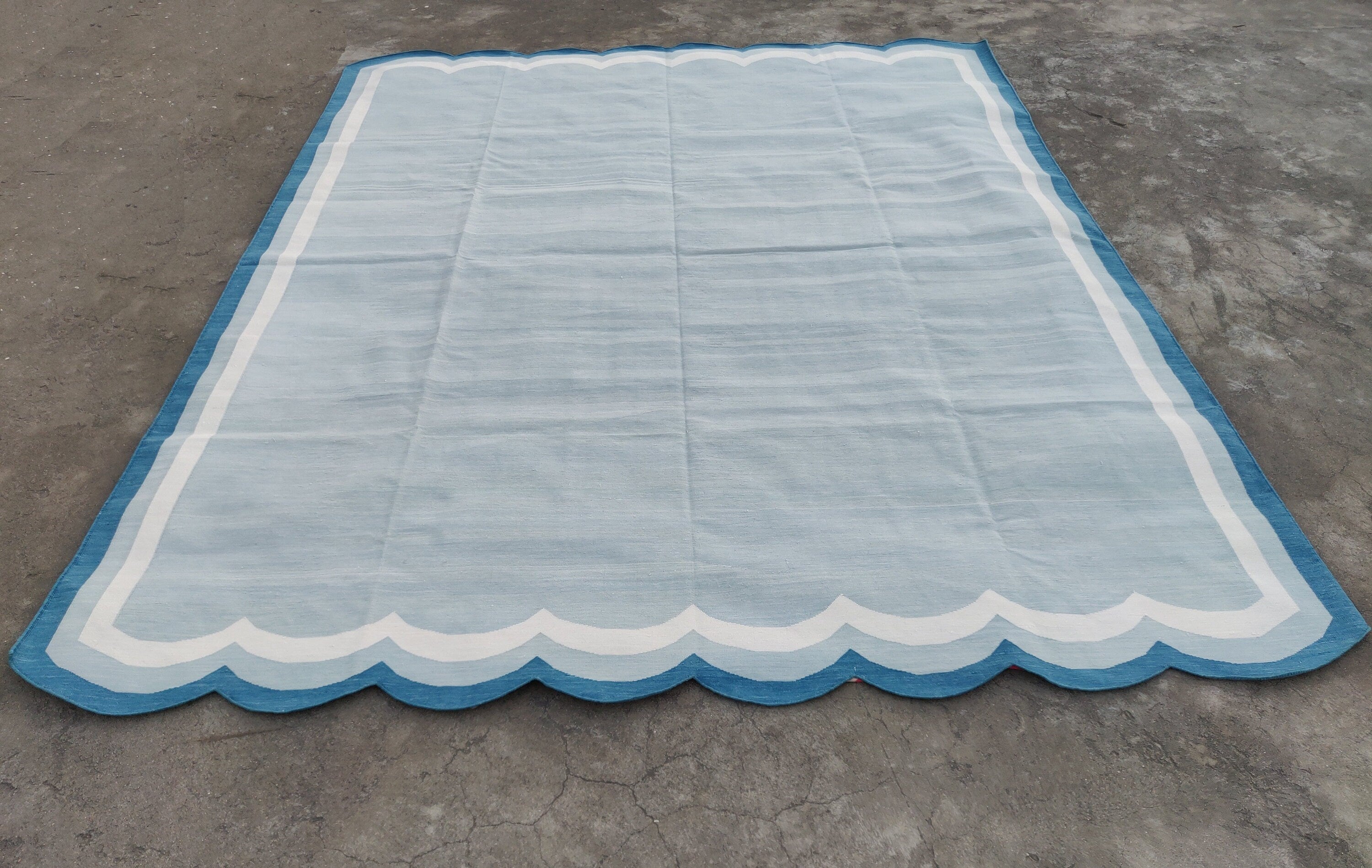 Modern Handmade Cotton Scalloped Rug