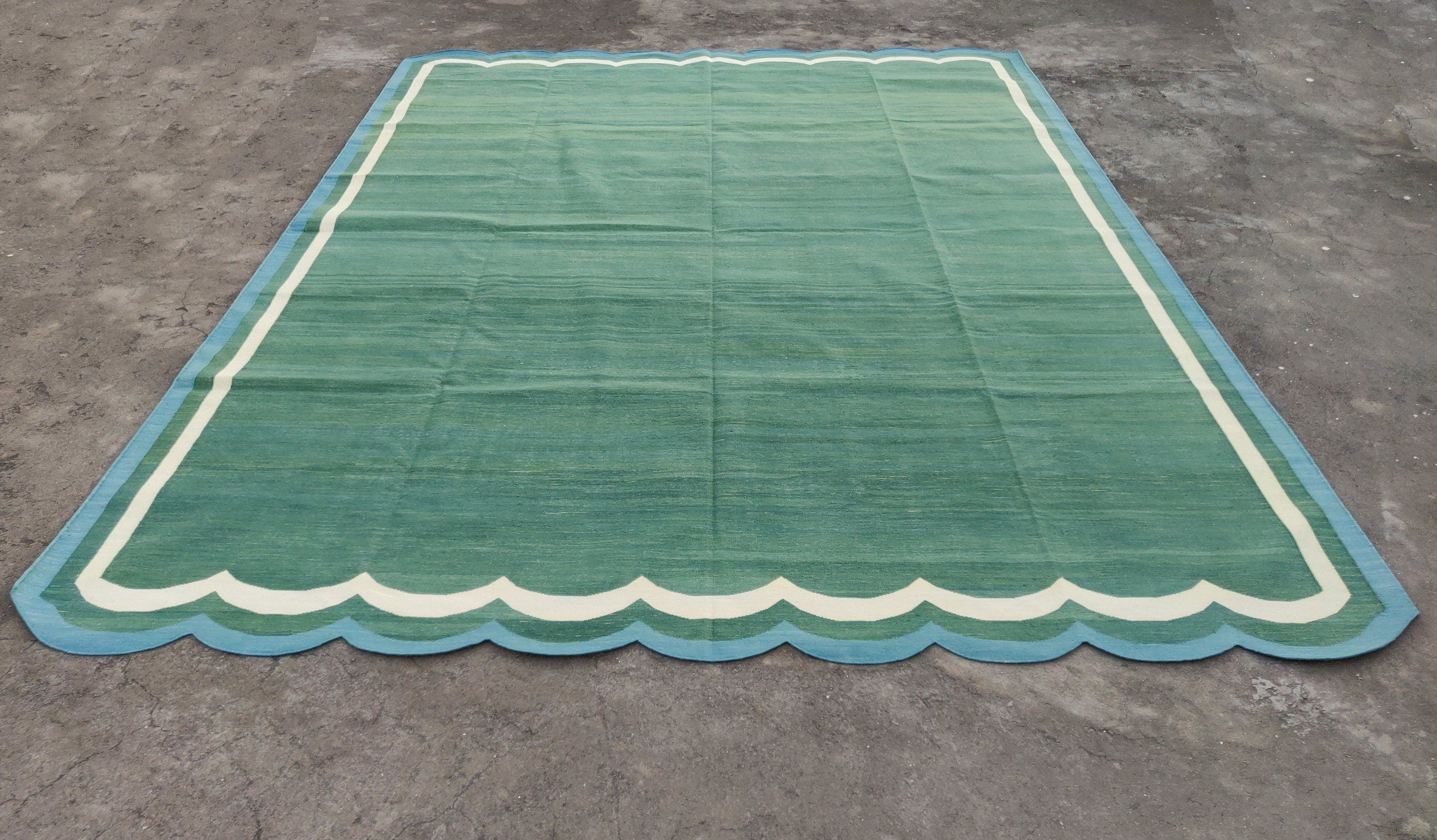 Modern Handmade Cotton Scalloped Rug