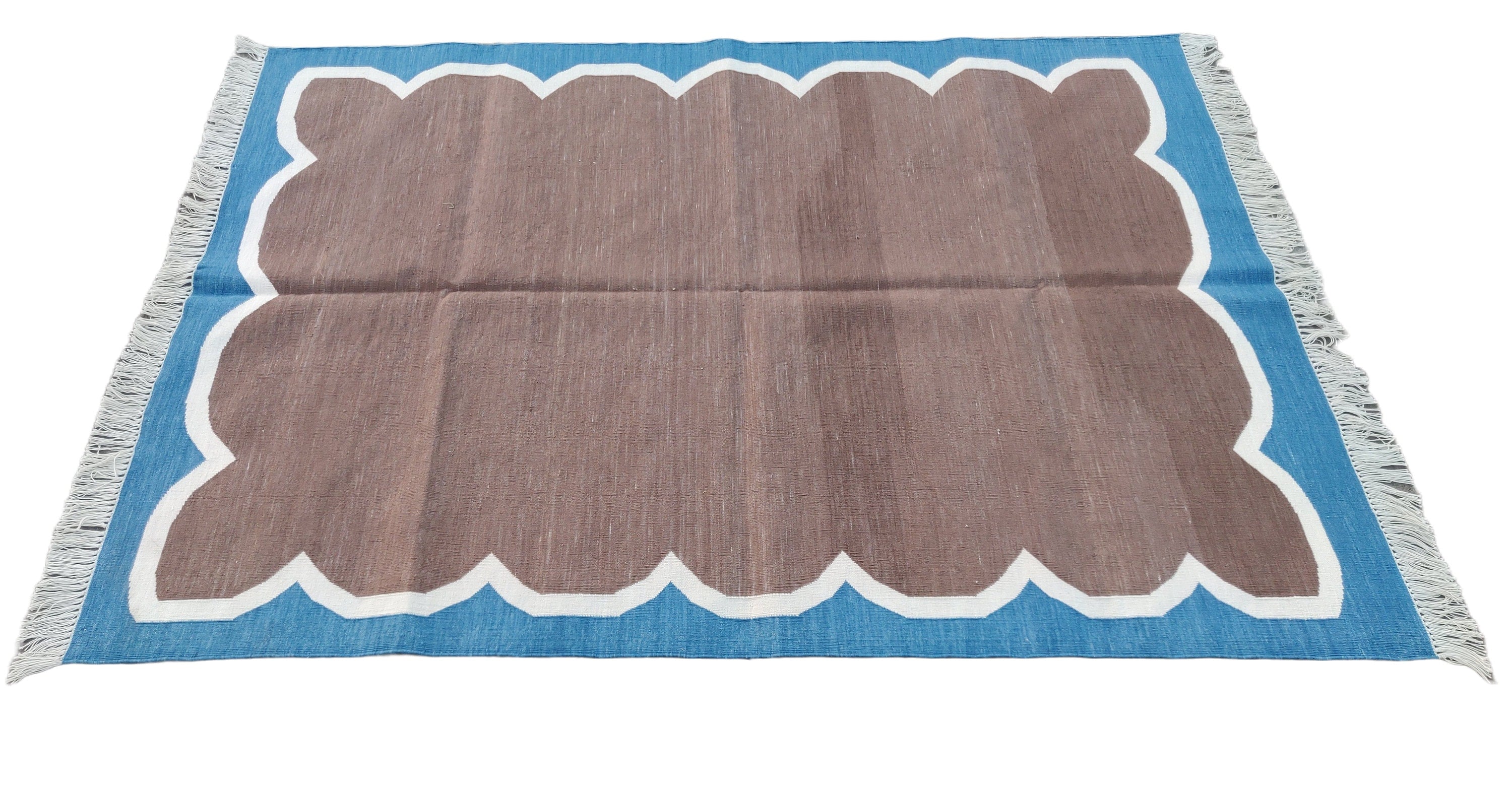 Modern Handmade Cotton Scalloped Rug