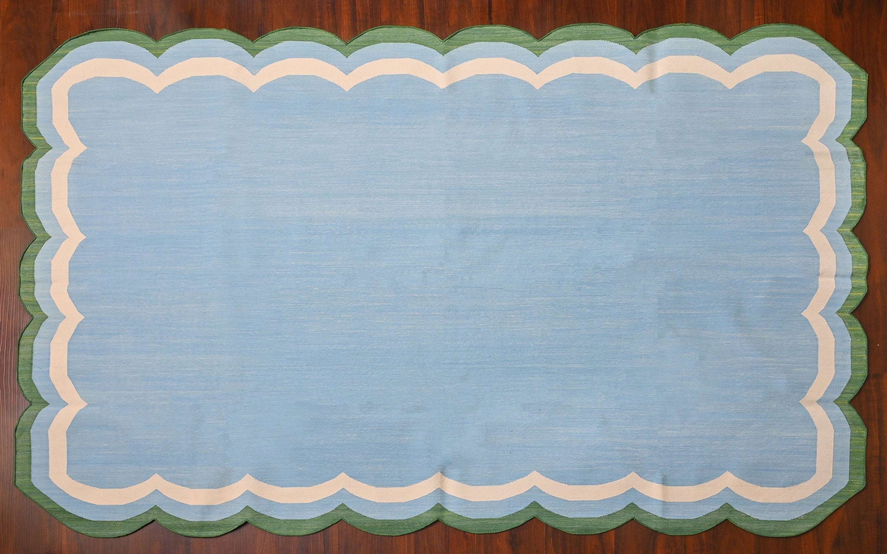 Modern Handmade Cotton Scalloped Rug