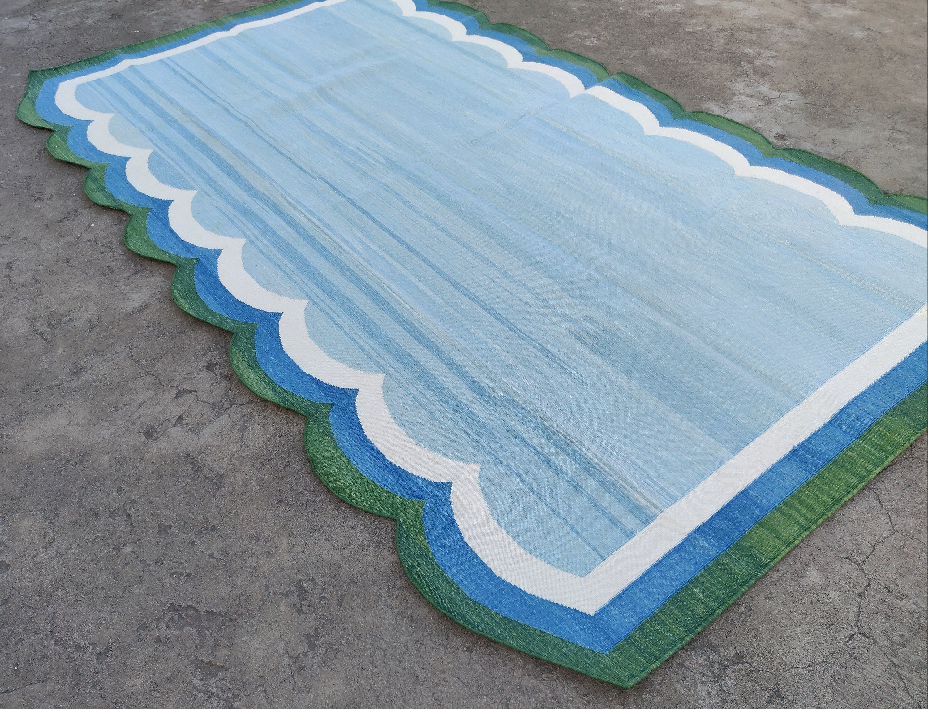 Modern Handmade Cotton Scalloped Rug