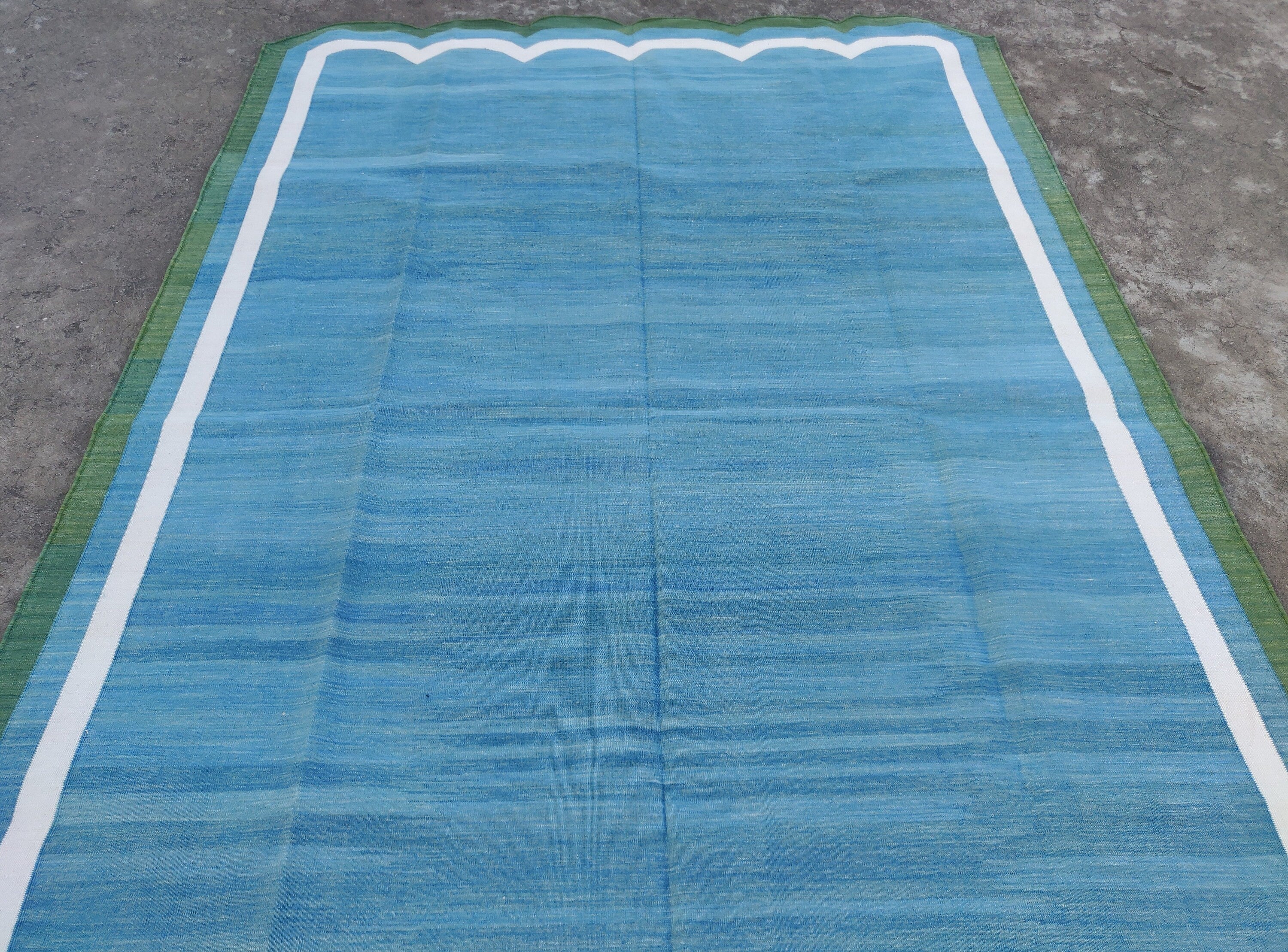 Modern Handmade Cotton Scalloped Rug