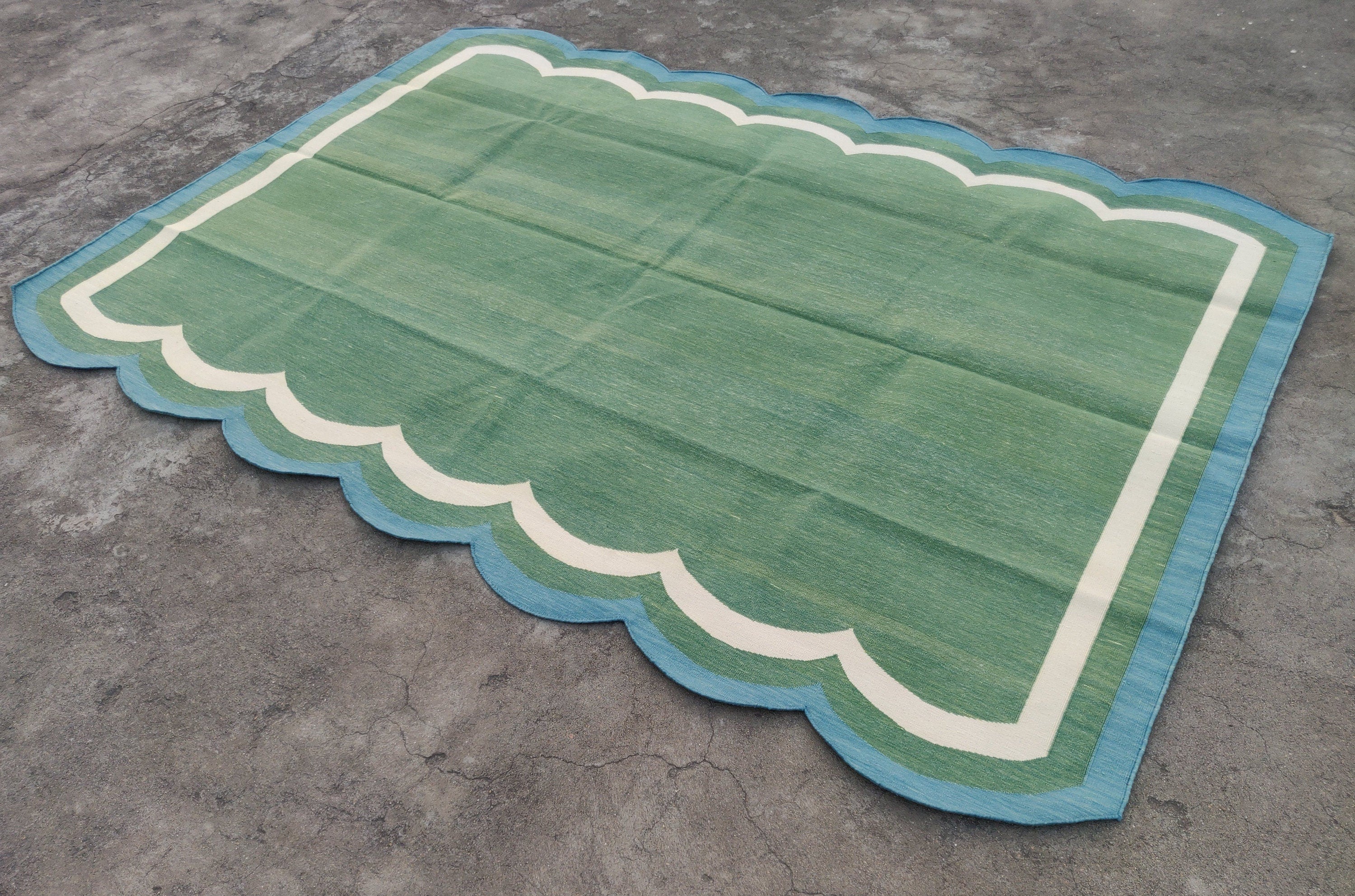 Modern Handmade Cotton Scalloped Rug