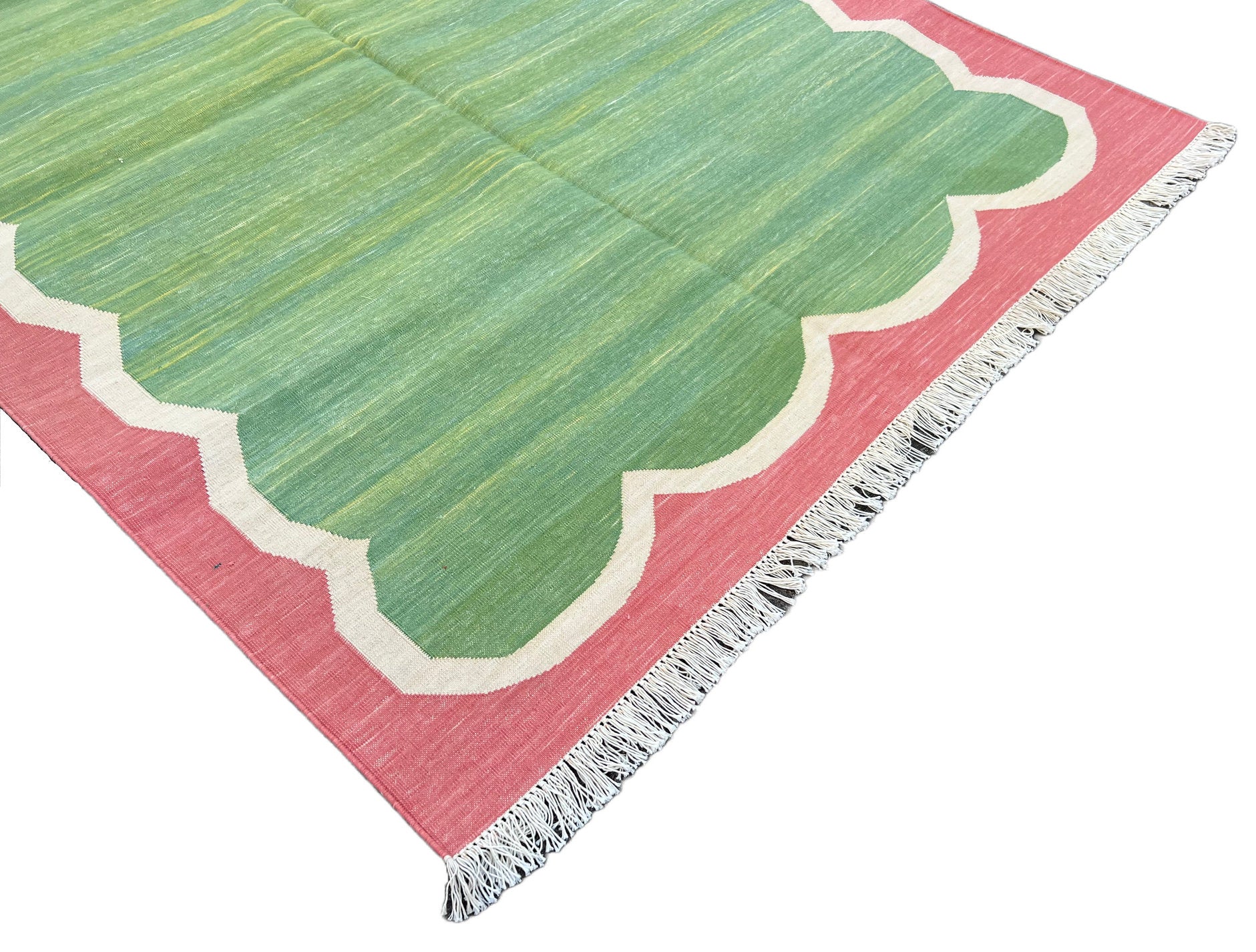 Modern Handmade Cotton Scalloped Rug