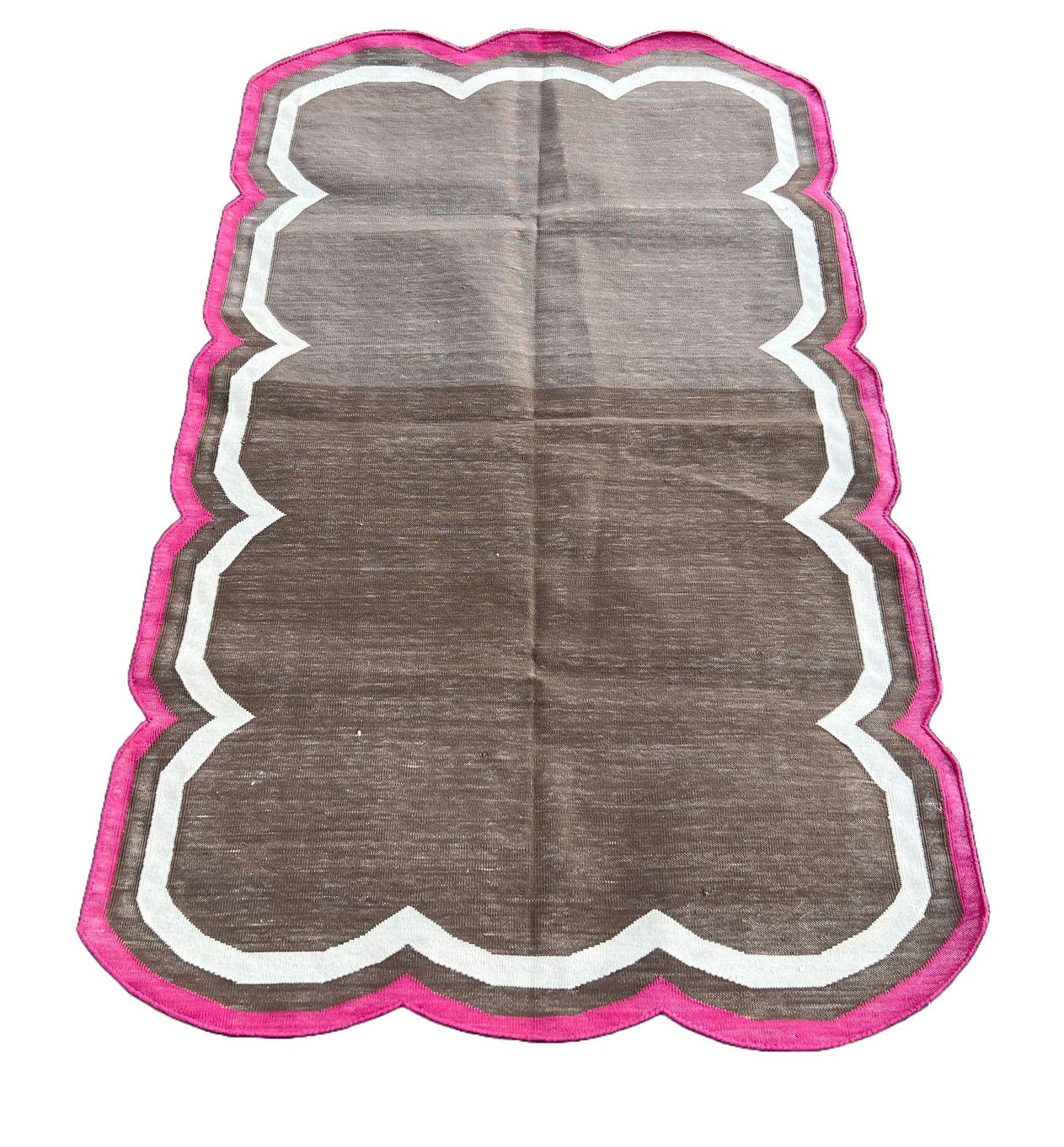 Modern Handmade Cotton Scalloped Rug